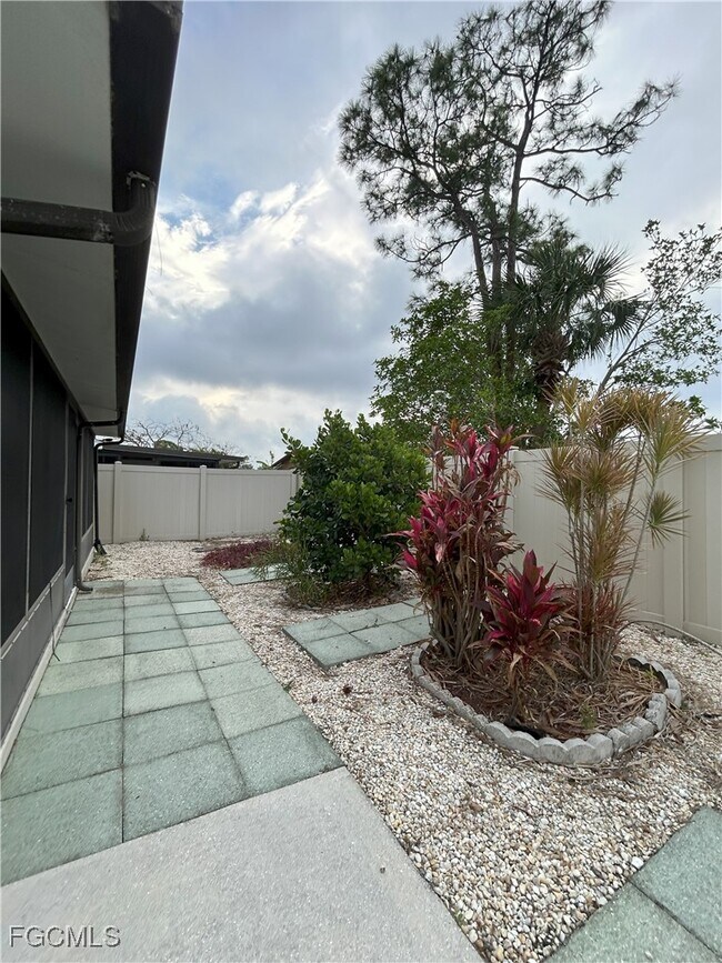 Building Photo - 5560 Longleaf Dr