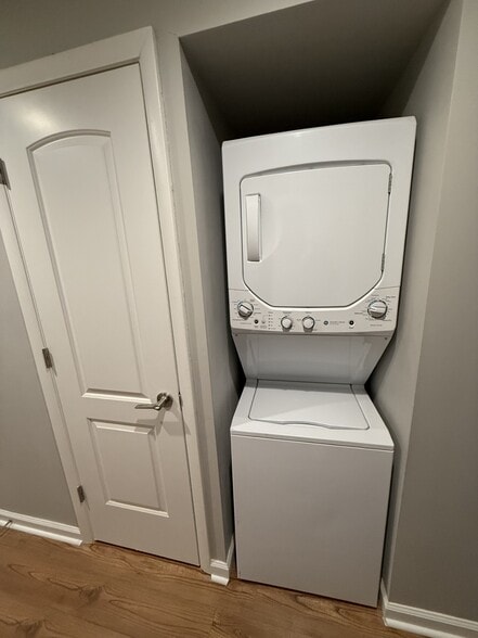 Washer/Dryer - 513 Bernard Ave