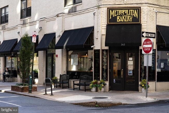 Building Photo - 1836 Delancey St