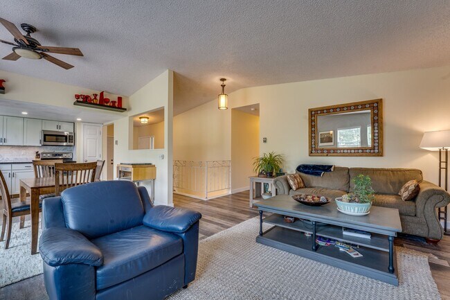 Building Photo - Beautiful 5 bed, 3 Bath House in Central Fort Collins!