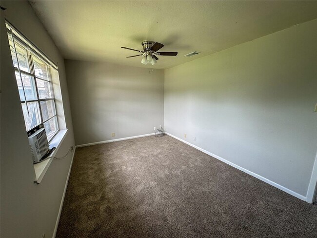 Building Photo - 103 S Burdette Ave