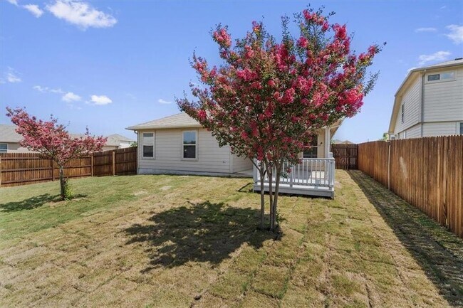 Building Photo - 519 Pinnacle Dr