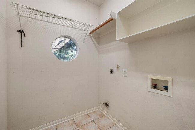 Building Photo - 7803 Blue Stream Ct