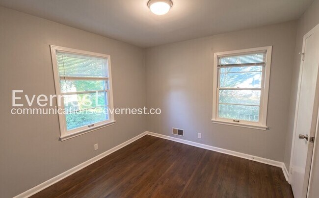 Building Photo - 3-Bed/1-Bath Cozy Living/Available Now!