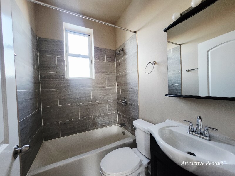 Building Photo - 6507 S Ingleside Ave