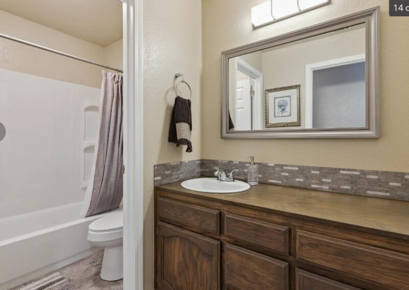 Building Photo - 747 Chenin Blanc Dr