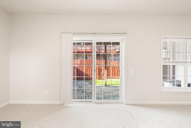 Building Photo - 7056 Courtyard Way