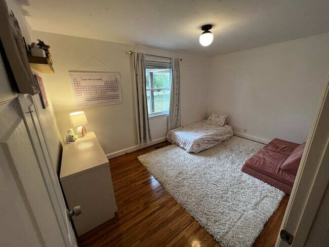 Building Photo - 612 Freda Villa