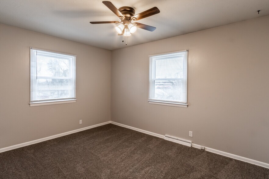Building Photo - 1218 Sunset Dr