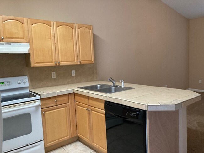 Building Photo - 7 Wells Pl