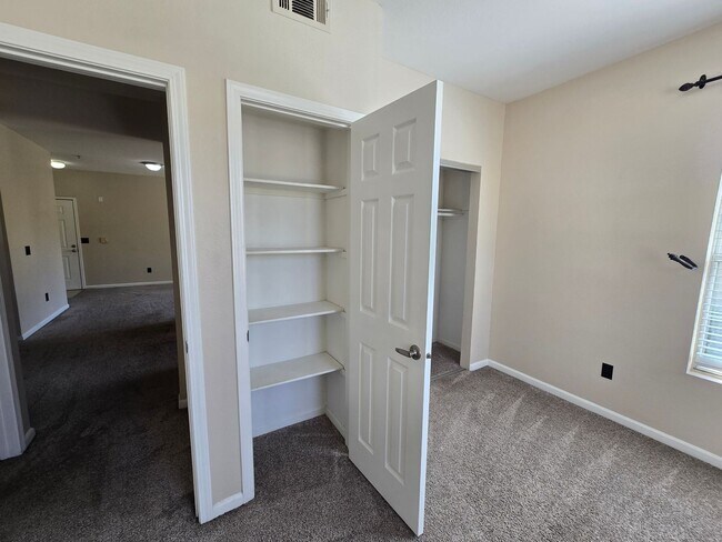 Building Photo - CANYON CREST CONDO