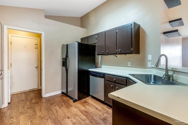 Building Photo - 2060 Cambridge Cir