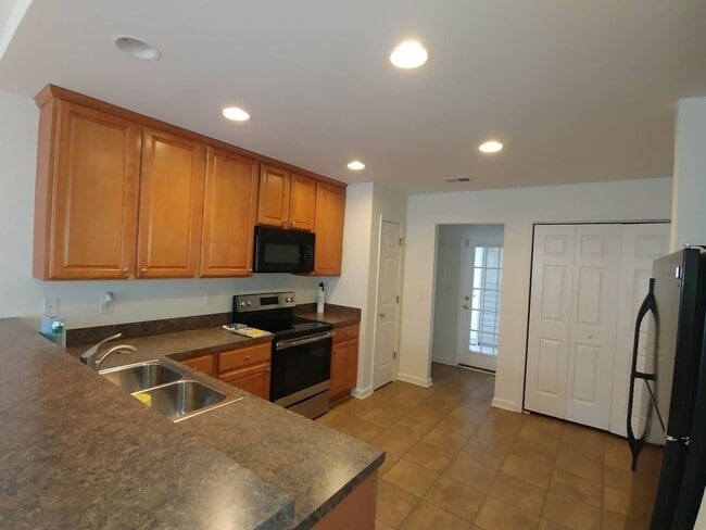 Building Photo - Adorable Well Kept Rental Home in Arrowhead