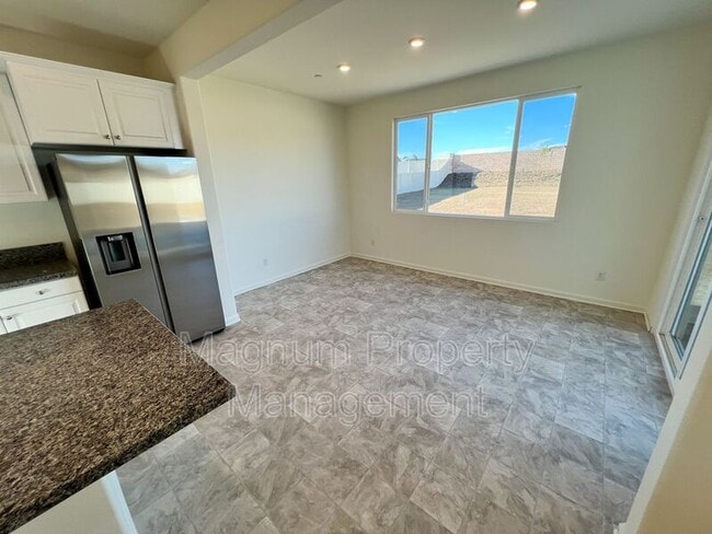 Building Photo - 31310 Reserve Dr