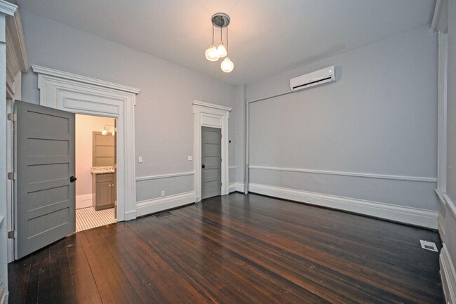 Building Photo - 229 Riverside Dr