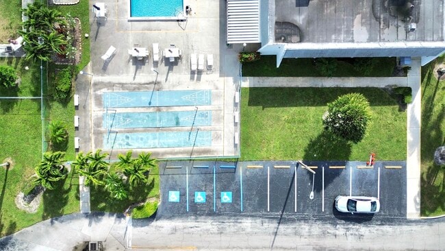 Building Photo - 2638 Gately Dr E