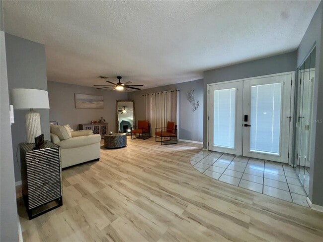 Building Photo - 13543 Longwood Ave