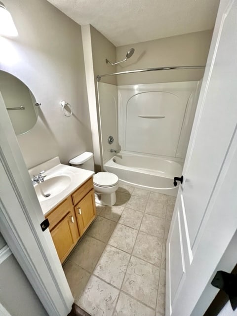 Guest Bathroom - 800 Hidden Ridge Ct
