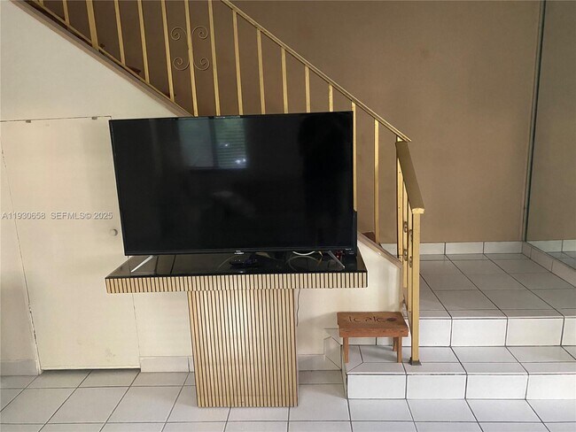 Building Photo - 8950 Collins Ave