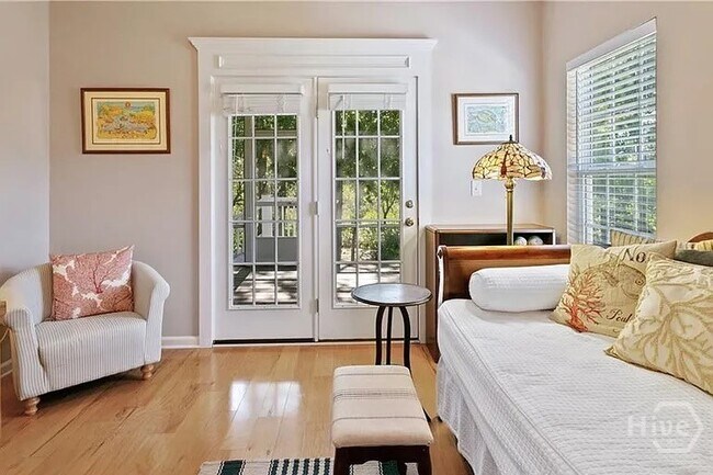 Primary Photo - 259 Kelsall Dr