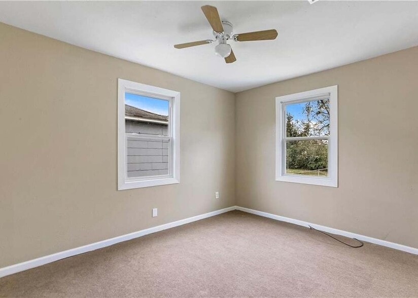 Building Photo - 822 Sumner St