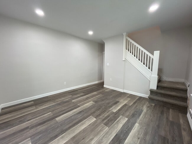Building Photo - Freshly updated 3-bedroom, 1-bath twin hom...