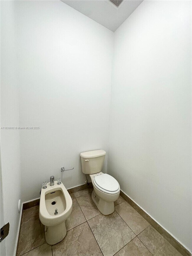 Building Photo - 7001 SW 89th Ct