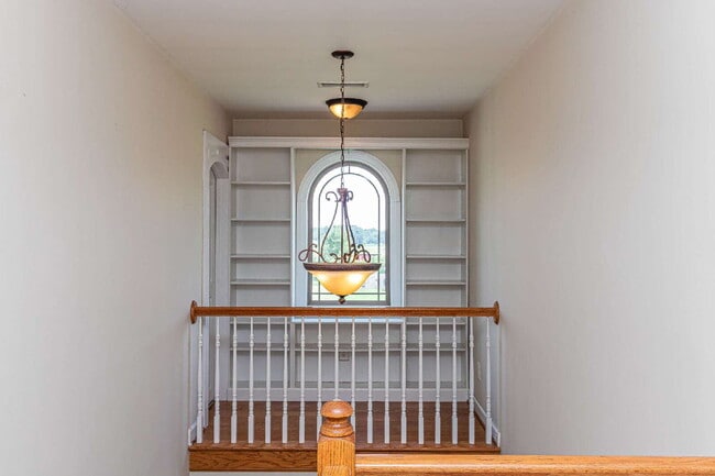 Building Photo - Spacious 2-Story in Pikeville! 3 BR | 2.5 BA w/ Bonus Room *Lawn Care / Trash Included*