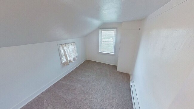 Building Photo - Newly Renovated Single Family Farmhouse