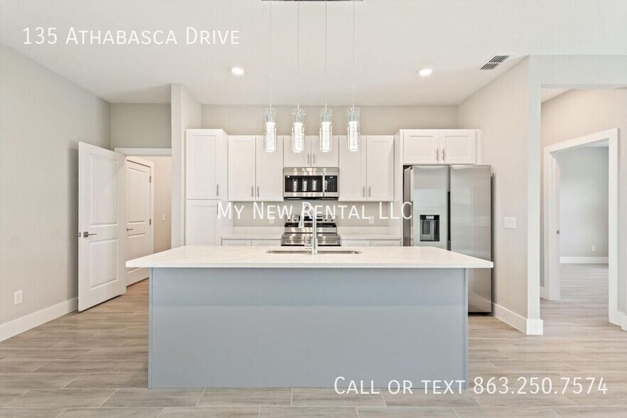 Building Photo - 135 Athabasca Dr