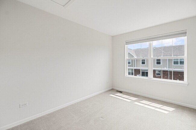 Building Photo - 4426 Monroe Ct