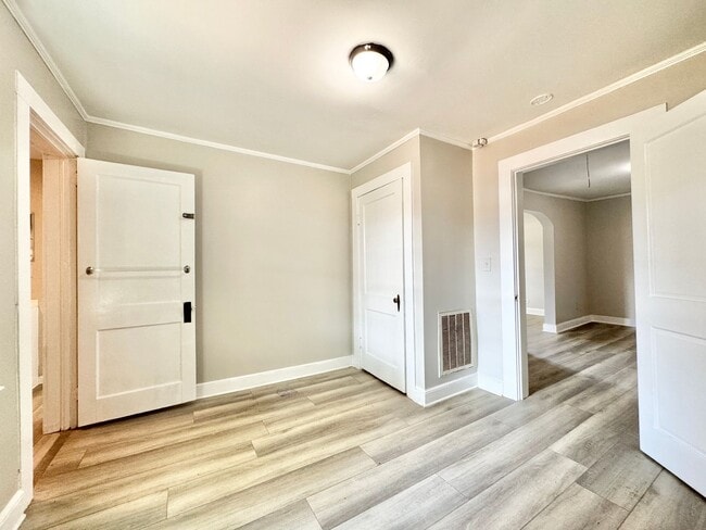 Building Photo - Renovated 2 Bedroom with Optional Third