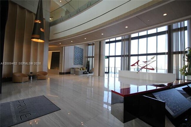 Building Photo - 5000 Island Estates Dr