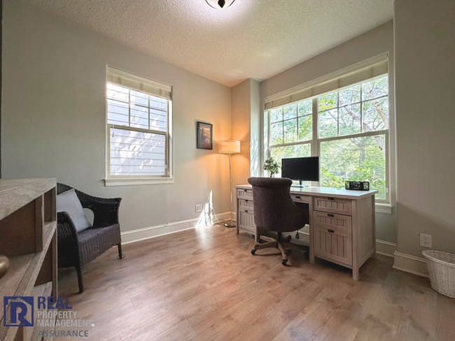 Building Photo - 17423 SW Montague Way
