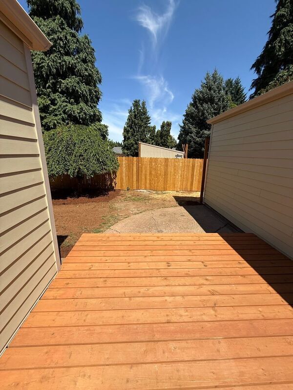 Building Photo - 805 Boxwood Ln SE