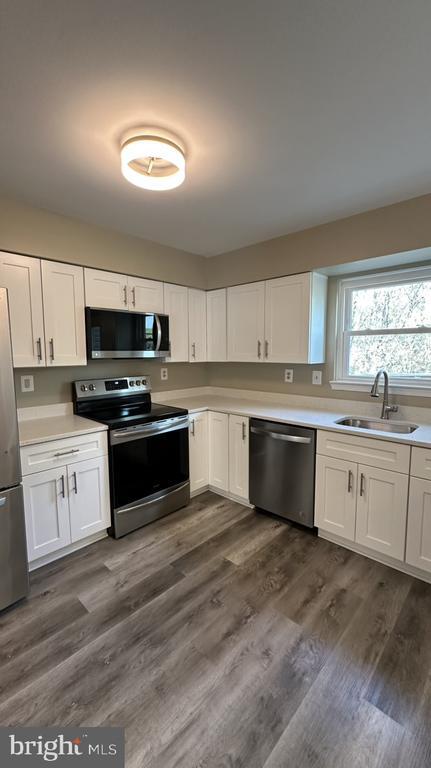 Building Photo - 14646 London Ln