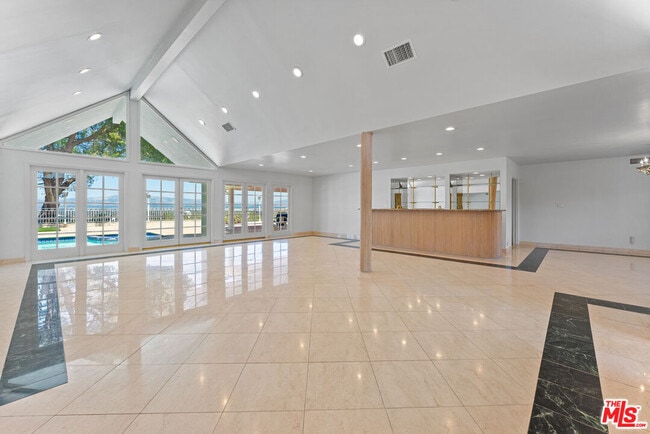 Building Photo - 4159 Regal Oak Dr