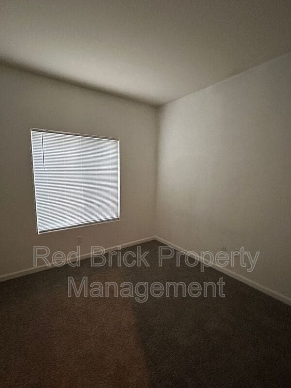 Building Photo - 3577 Santiago Ave