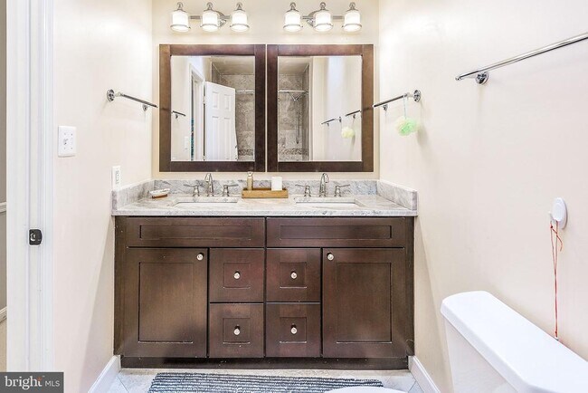 Building Photo - 980 Old Holly Dr