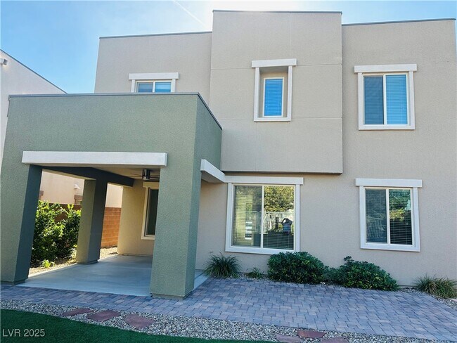 Building Photo - 10302 Kesington Dr