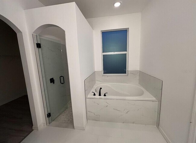 Building Photo - 140 Highland Meadows St