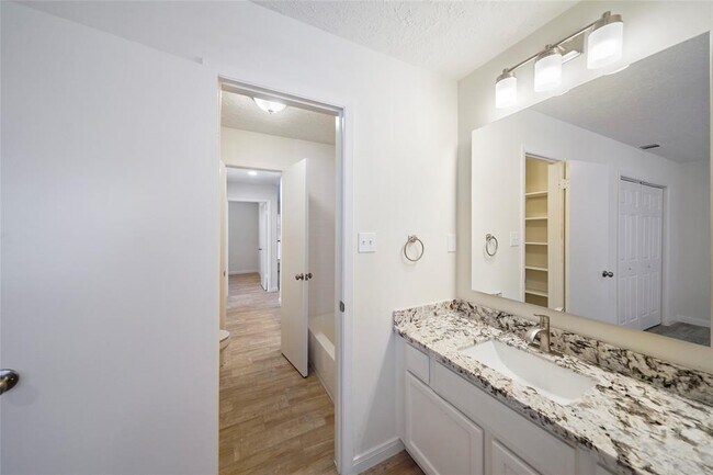 Building Photo - 22810 Dairy Gate Dr