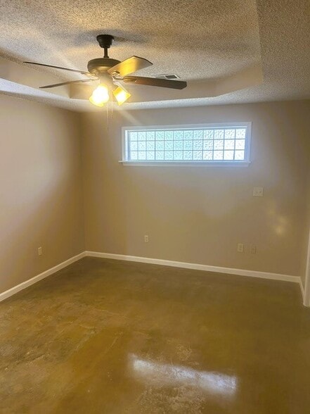 Building Photo - 3403 Saddle Creek Cove