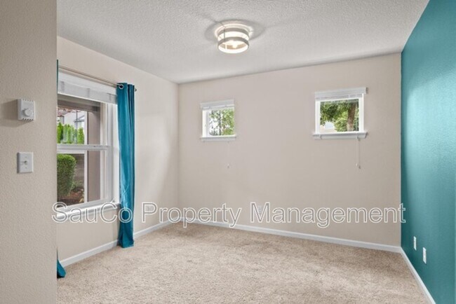 Building Photo - 7595 NW 170th Ave