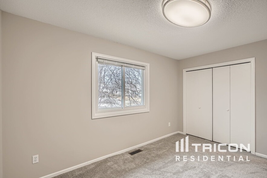 Building Photo - 1814 Lacota Ln