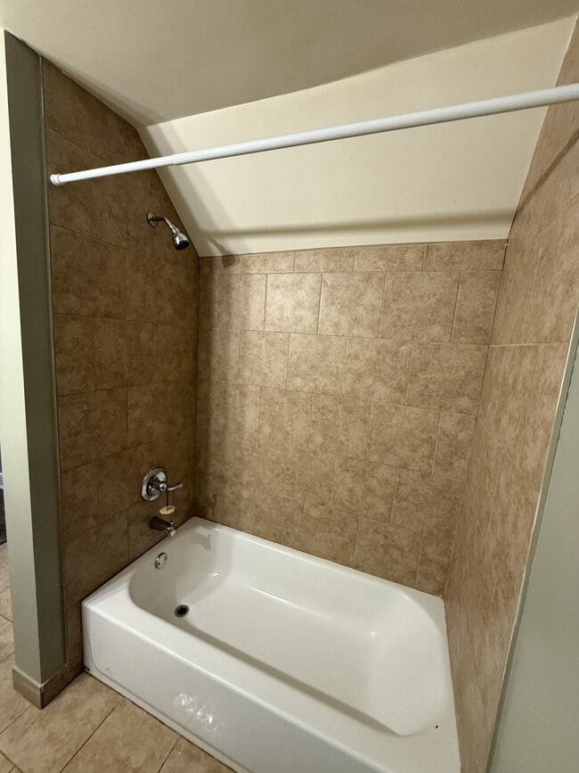 Building Photo - 1355 Payne Ave