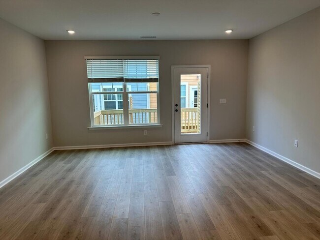 Building Photo - 1106 Harmony Trl
