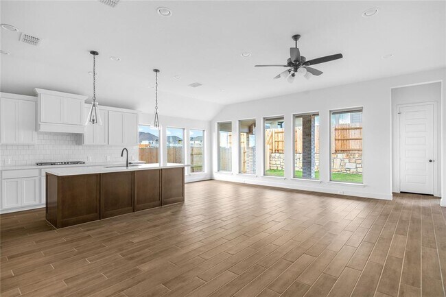 Building Photo - 639 Bay Breeze Dr