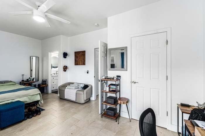 Building Photo - 1718 W Colter St