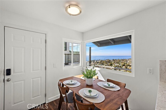 Building Photo - 696 Mystic View